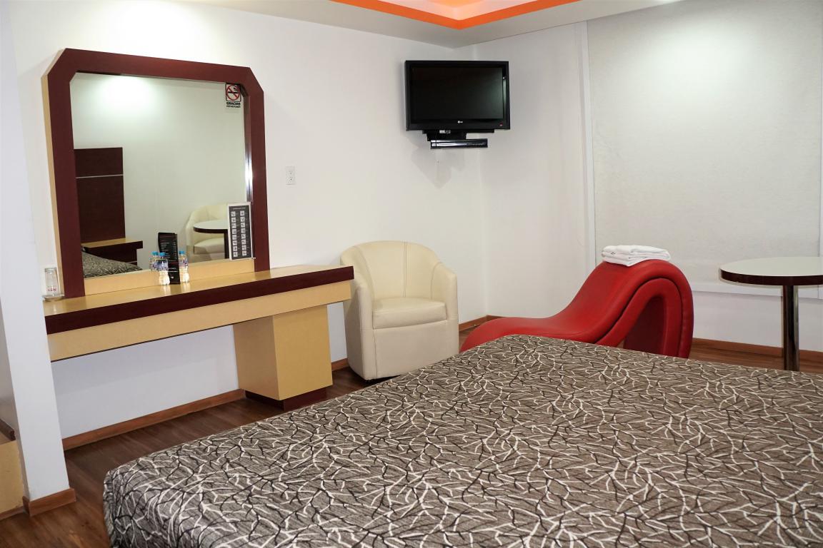HOTEL REY